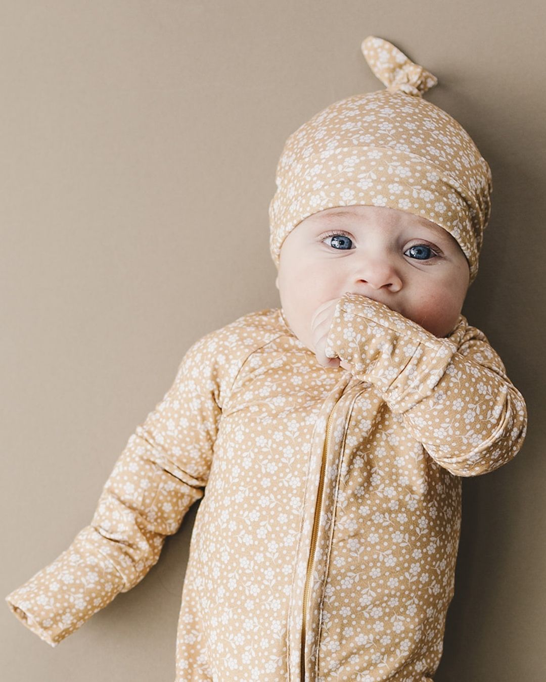 Neutral Garden Bamboo Knot Hat