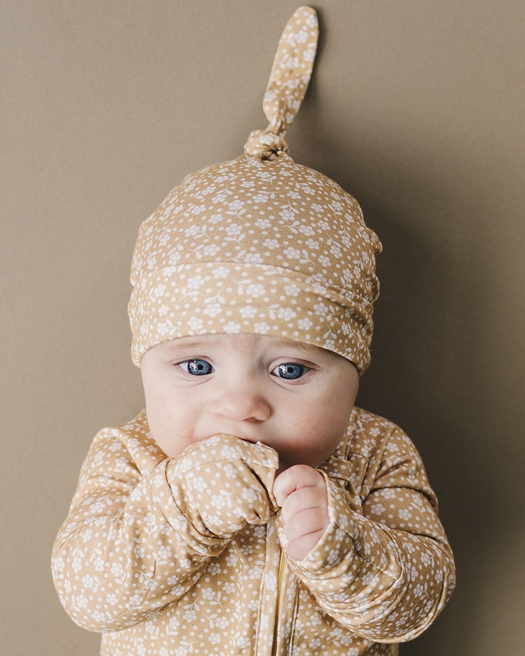 Neutral Garden Bamboo Knot Hat