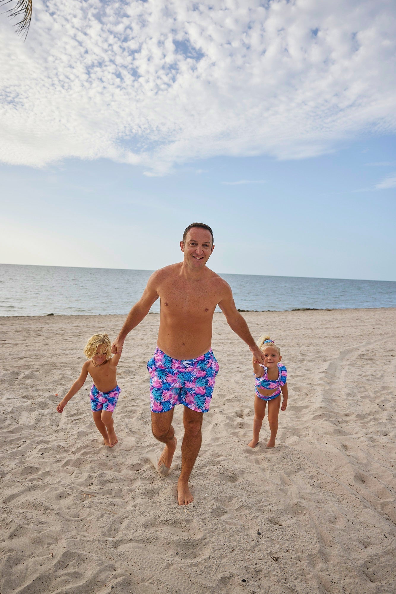 Men's Dune Digs Swim Trunks - Blissfully Lavender BoutiqueBlueberry Bay